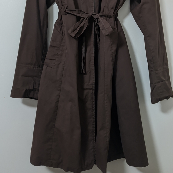 #33 Med-length autumn coat with hood and waist belt - Picture 4 of 5